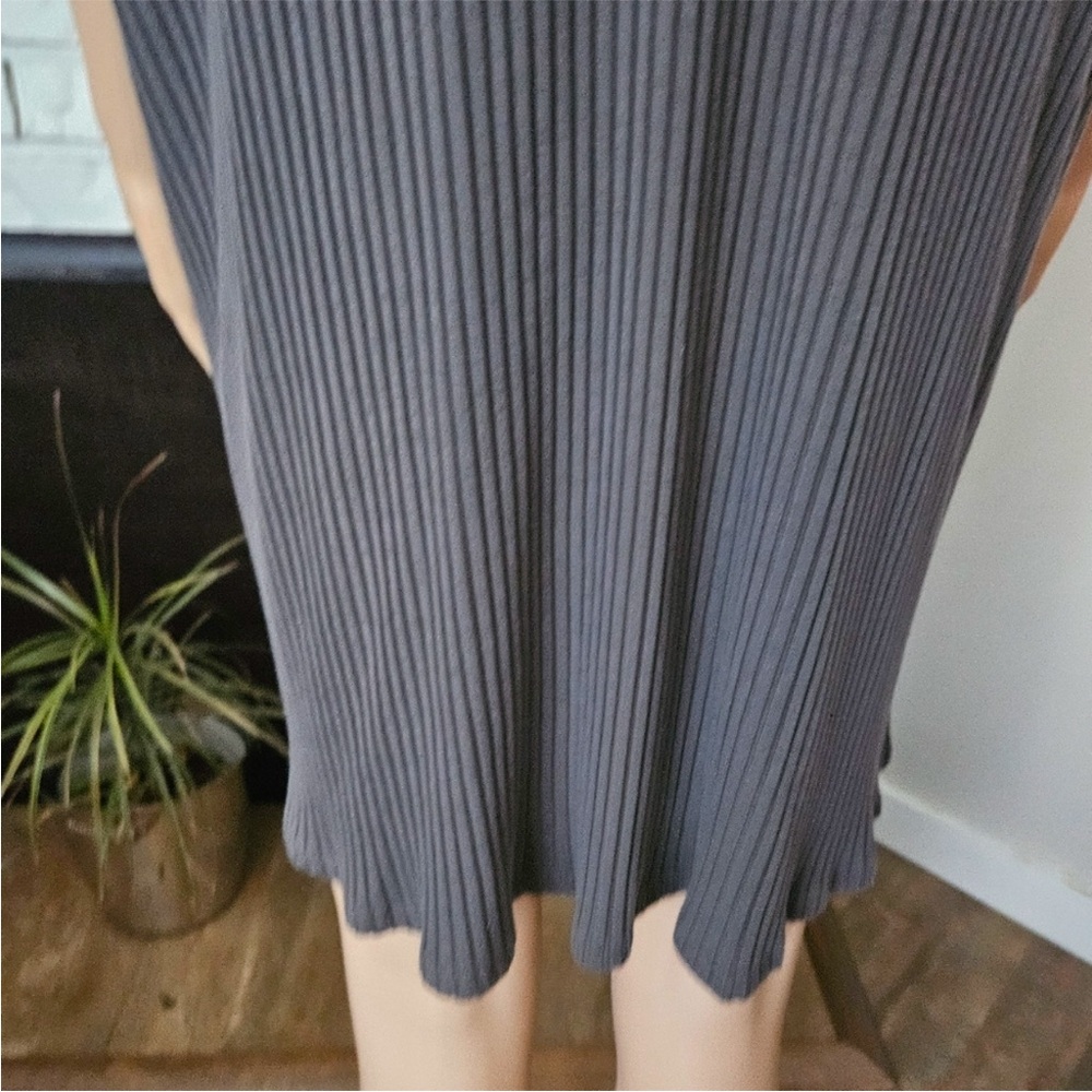 Gray Ribbed Women's Top - Picture 9 of 13
